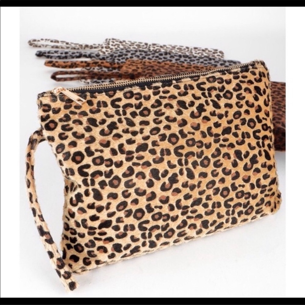 Leopard print Vegan Fur Clutch Wristlet ❤️
